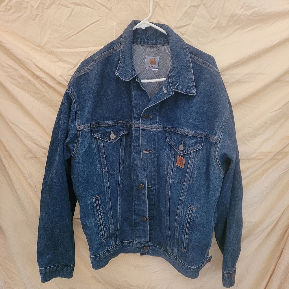 Carhartt vintage denim truckers jacket. XLT size. No rips or stains outside Nice
